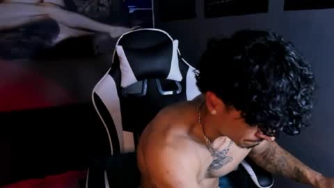 Snapshot of thomas_fit1 chatting on 04.06.26 Thomas 3 JUST STAY AND BE MY LAST LOVE online show from 04.06.26