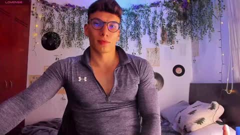 Thomas Grey online show from 02.08.25