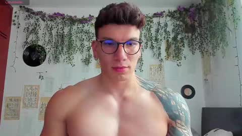 Thomas Grey online show from 02.12.25