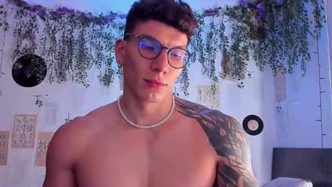 Thomas Grey online show from 03.09.25