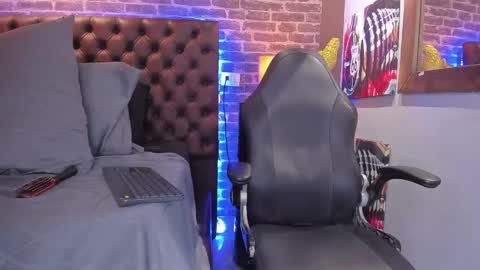 Snapshot of thomas_may4rs chatting on 02.22.25 ---Thomas--- online show from 02.22.25