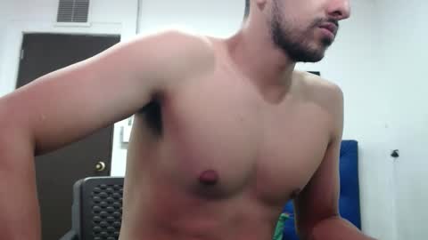 Snapshot of thomas_neuman chatting on 12.07.24 Thomas online show from 12.07.24