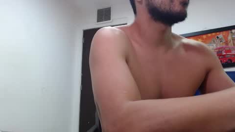 Snapshot of thomas_neuman chatting on 01.28.25 Thomas online show from 01.28.25