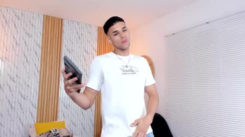 Thomas online show from 02.12.25