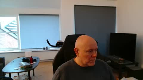 thomash32 online show from 11.19.25