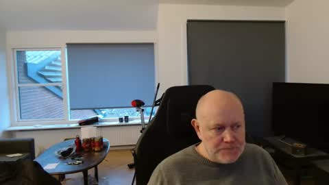 thomash32 online show from 12.17.25