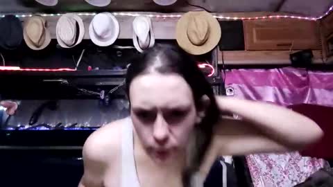 Snapshot of thomaspernell69 chatting on 12.22.25 bw ky cock online show from 12.22.25