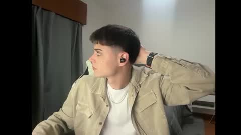 Snapshot of thomassex0 chatting on 06.14.26 Thomas online show from 06.14.26