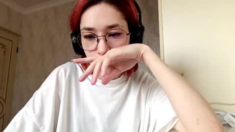 Snapshot of thomasvicknair chatting on 11.28.25 Lina online show from 11.28.25