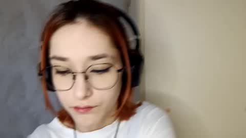 Snapshot of thomasvicknair chatting on 11.29.25 Lina online show from 11.29.25