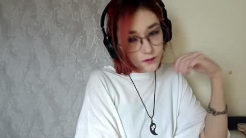 Snapshot of thomasvicknair chatting on 11.30.25 Lina online show from 11.30.25