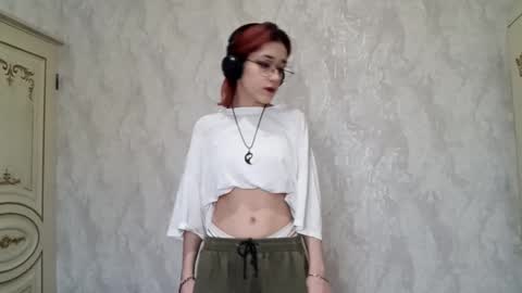 Snapshot of thomasvicknair chatting on 12.05.25 Lina online show from 12.05.25