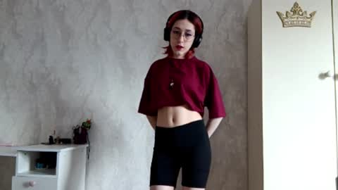 Snapshot of thomasvicknair chatting on 12.16.25 Lina online show from 12.16.25