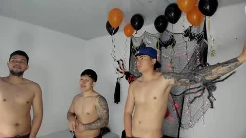 thomson_hot01 online show from 10.18.25