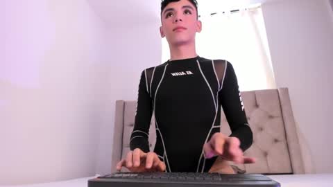 Snapshot of thomythompson chatting on 02.20.25 Thomy T online show from 02.20.25