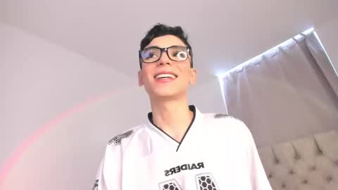 Snapshot of thomythompson chatting on 09.13.25 Thomy T online show from 09.13.25