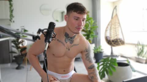 Sebastian online show from 03.02.25