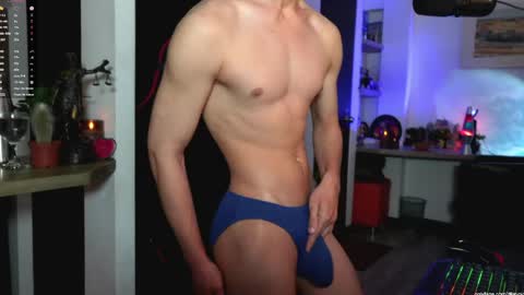Snapshot of thoroughbredxx chatting on 04.30.26 L e a n d e r 25OFF ON MY OF online show from 04.30.26