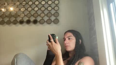 Snapshot of throatyygoat chatting on 10.03.25 throatyygoat online show from 10.03.25