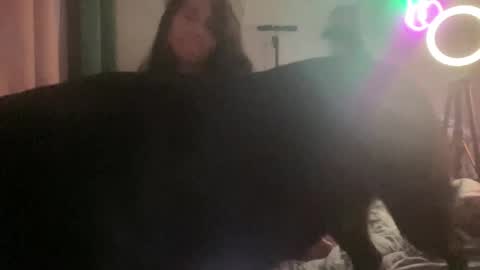 Snapshot of throatyygoat chatting on 10.31.25 throatyygoat online show from 10.31.25