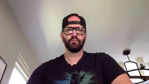 Snapshot of throbinwilliam chatting on 07.30.26 Throbin Williams online show from 07.30.26