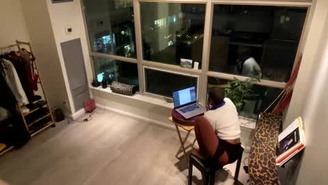 Snapshot of tia_fox chatting on 10.23.25 tia_fox online show from 10.23.25