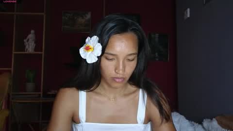 Snapshot of tia_j chatting on 05.21.26 tia_j online show from 05.21.26