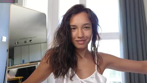 Snapshot of tia_j chatting on 05.26.26 tia_j online show from 05.26.26