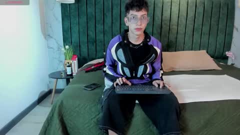 Tiam Muller online show from 12.15.25