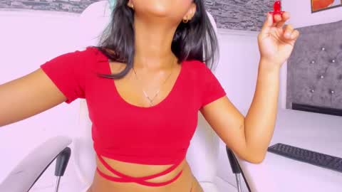 Snapshot of tiana_glowxxx chatting on 02.14.25 Tiana online show from 02.14.25