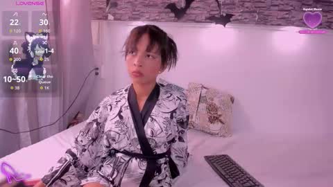 Snapshot of tiana_glowxxx chatting on 10.18.25 Tiana online show from 10.18.25