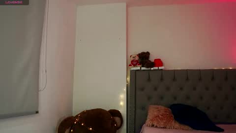 Snapshot of tiana_sanders chatting on 11.18.25 TATIANA online show from 11.18.25