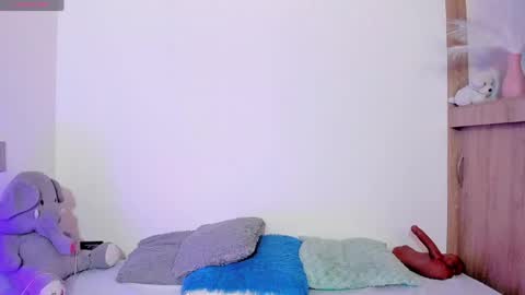 Snapshot of tianaglow44 chatting on 06.02.26 T I A N A online show from 06.02.26
