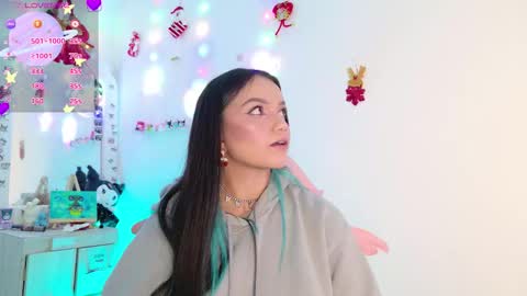 Tiana Le online show from 11.22.25