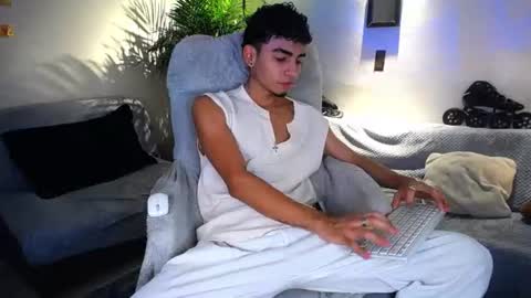Snapshot of tiancam chatting on 06.18.26 TIAN online show from 06.18.26