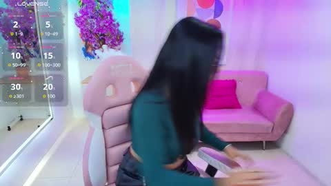 Tiara  online show from 11.26.25