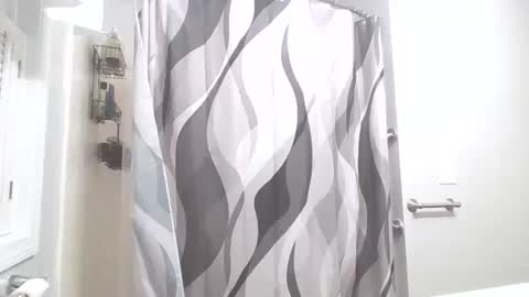 Snapshot of tiberiusblu chatting on 10.11.25 tiberiusblu online show from 10.11.25