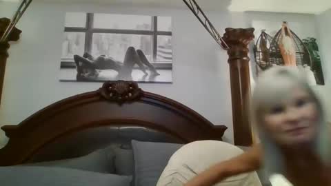 Snapshot of ticklemepink696969 chatting on 12.26.24 ticklemepink696969 online show from 12.26.24
