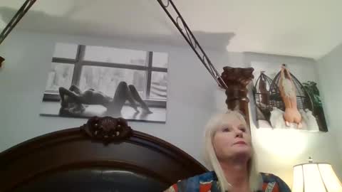Snapshot of ticklemepink696969 chatting on 12.29.24 ticklemepink696969 online show from 12.29.24