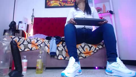 Tifanny Nails  online show from 11.23.25