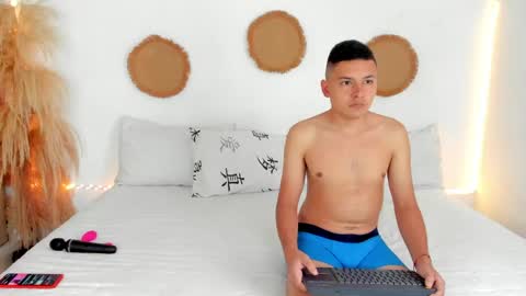 tifanyrossii online show from 04.19.26