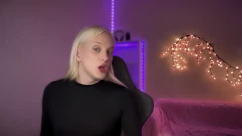 Amira online show from 10.29.25