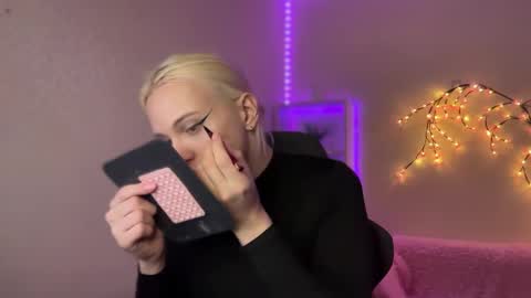 Amira online show from 10.31.25