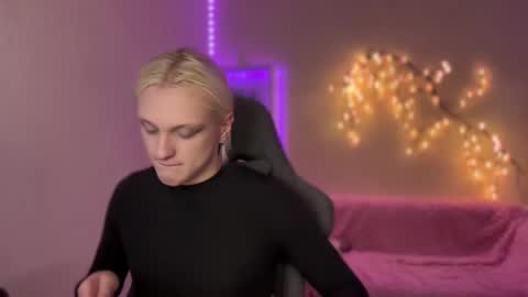 Amira online show from 11.04.25