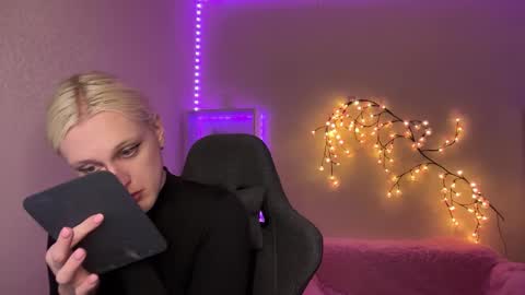 Amira online show from 11.06.25