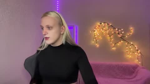 Amira online show from 11.17.25