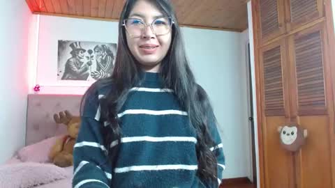 Snapshot of tiffany_beauty18 chatting on 10.10.25 Tifanny online show from 10.10.25