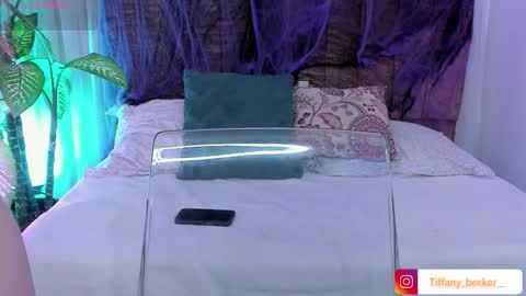 Snapshot of tiffany_beckerr chatting on 10.18.25 Tiffany Becker online show from 10.18.25