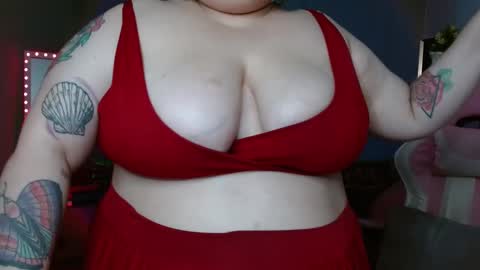 Snapshot of tiffany_laurens chatting on 12.08.24 dont forget ask for custom vids online show from 12.08.24