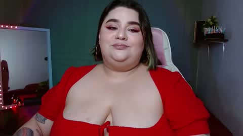 Snapshot of tiffany_laurens chatting on 12.21.24 dont forget ask for custom vids online show from 12.21.24